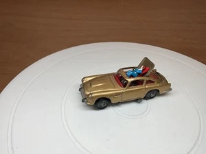 Corgi 261 James Bond 007 Aston Martin DB5 original and fully working - Picture 1 of 7
