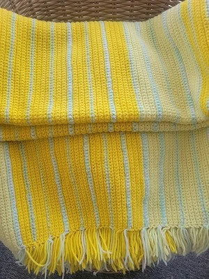 "Manta afgana de colección con flecos de ganchillo 52""x72"" Rayos de sol amarillo brillante" Foto 1 de 3