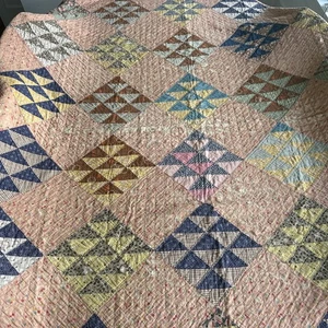 Antiker Patchworkstoff Quilt, sehr alt reparaturbedürftig. Sehen Sie aus nächster Nähe.  83 X 71 - Bild 1 von 24