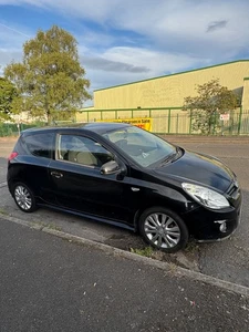 HYUNDAI I20 3 Doors BLACK 5DR 2011 12 MONTHS MOT only £40 Tax per year - Picture 1 of 17