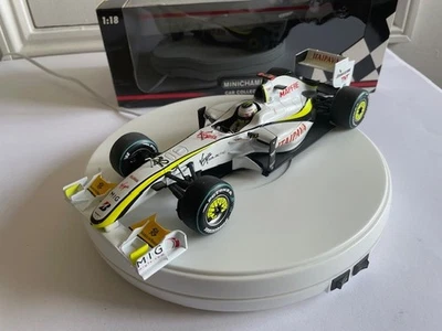 Minichamps 1:18 Jenson Button Brawn Formula 1 2009 Brazilian GP World Champion - Image 1 of 4