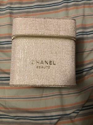 CHANEL Beauté Cream & Gold Makeup Cosmetic Vanity Case Cube - Image 1 of 4