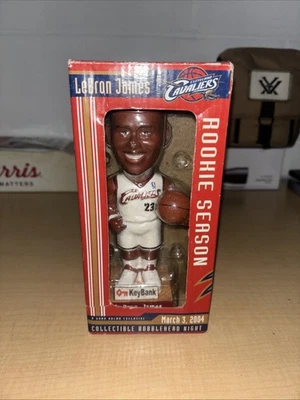 LeBron James #23 Temporada de Novatos Bobblehead Noche 3 de Mar 2004 Cavs Oficiales Foto 1 de 2