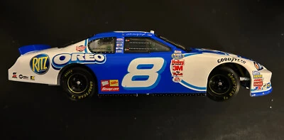 DALE WONHARDT, JR. COLECCIONABLES DE ACCIÓN ESCALA 1:24 OREO/RITZ #8 FUNDIDO A PRESIÓN - 2006 Foto 1 de 4