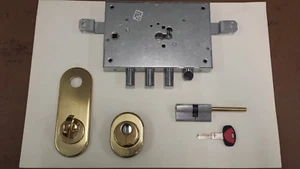 SET KIT SERRATURA PORTA BLINDATA FIAM ISEO CILINDRO EUROPEO 3 PERNI ATRA DIERRE - Foto 1 di 5
