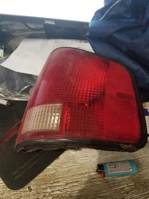 Luz trasera de pasajero compatible con 94-03 S10/S15/SONOMA 74464 Foto 1 de 3