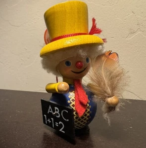 Adorno navideño de madera Steinbach alemán profesor y pizarra vintage con etiqueta - Imagen 1 de 11