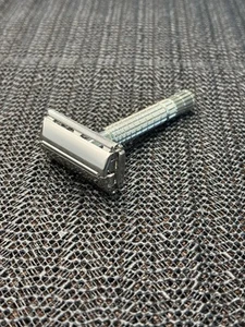 Vintage 1954 Gillette Super Speed Flare Tip DE Safety Razor Nice! - Picture 1 of 5