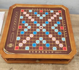 Scarabeo Vintage 1990 Edizione da Collezione con 82 Piastrelle Oro (Parzialmente Incompleto) - Foto 1 di 10