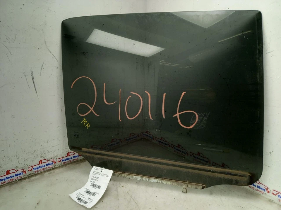 01-07 TOYOTA SEQUOIA LIMITED PASAJERO TRASERO DERECHO CRISTAL Foto 1 de 4