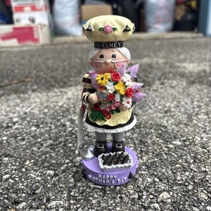 Figurina Hershey's Happy Mothers Day 2002 Elfo Mamma Bouquet di Fiori da Collezione - Foto 1 di 2