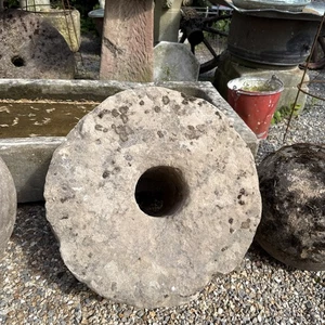 Piedra de molino grande del siglo XIX piedra tallada piedra de molienda 460 mm de diámetro - Imagen 1 de 4