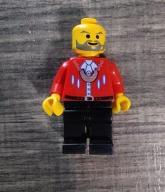 Lego Imperial Armada Minifigure Red Captain Chrome Armor Pirates 6280 6204 pi016