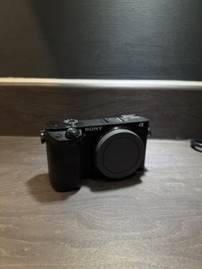 Sony Alpha A6300 - Picture 1 of 9