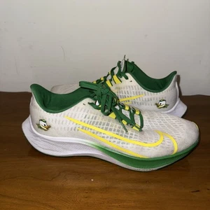 NIKE ZOOM PEGASUS 37 OREGON DUCKS MEN'S SIZE 8.5 YELLOW WHITE CZ5389 -100 - Picture 1 of 7