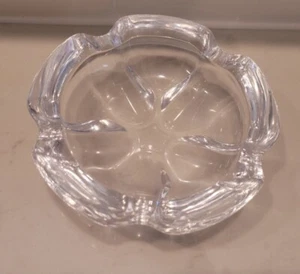 Vintage star center Crystal Cigar Ashtray ~ 1960’s - Picture 1 of 3