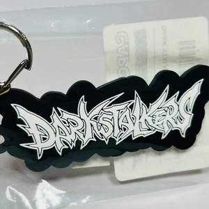 Darkstalkers Logo Llavero - Dije Goma Capcom Oficial (Nuevo) - Imagen 1 de 4