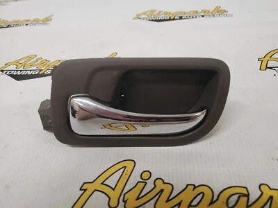 Manija de puerta interior trasera izquierda Honda Accord 2004 (8A) Foto 1 de 4