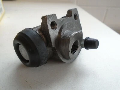 Brake Engineering Rear Left Wheel Cylinder WC1571BE fits Peugeot 205 1986-1998 - Image 1 of 3