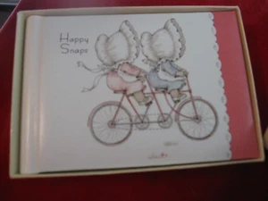 Vintage Holly Hobbie Photo Album 3 1/2" x 4 1/4" Hallmark - Picture 1 of 10