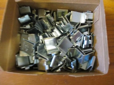 Box of Knape & Vogt Shelf Support Silver 256 - Box States 100 Count