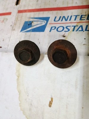 Juego de 2 pernos de montaje de cubierta de ventilador de radiador Dodge Ram 1500/2500 1994-2001 Foto 1 de 4