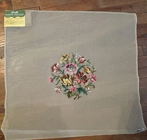 Tapiz de lana decorador Bucilla de colección punta de aguja lona antigua floral 27"x27" - Imagen 1 de 2