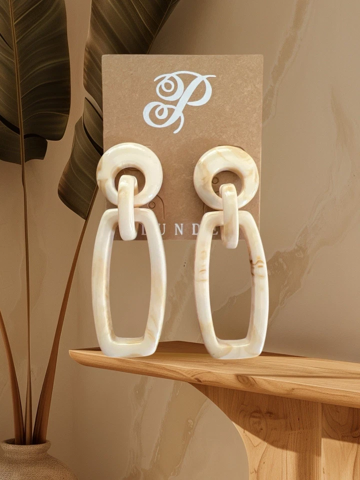 Plunder 2 1/2" Ivory/Tan Acrylic Link Earrings-NWOT - Image 1 of 1
