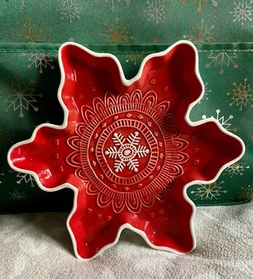 Hallmark Snowflake Plate Red & White Ceramic Candy Dish Christmas 10 x 1 Inches - Image 1 of 4