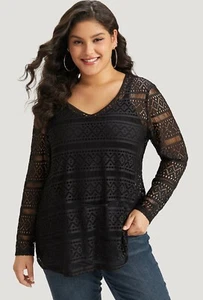 BloomChic Plain Geometric Eyelet V Neck Black T-shirt Size 10 Medium - Picture 1 of 9