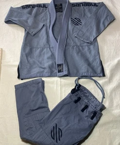 Sanabul Essential BJJ Gi for Men Brazilian Jiu Jitsu Gi Größe A1 Grau/Blau MMA - Bild 1 von 9