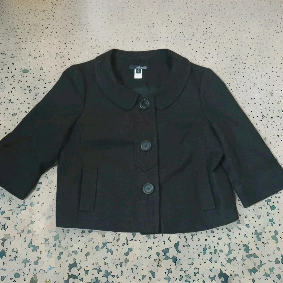 Blazer corto para mujer Willi Smith manga 3/4 negro talla grande. Botones grandes  Foto 1 de 4
