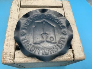 Plato/remache de vela vintage de metal "Hearth & Homes Traditions" - Imagen 1 de 3