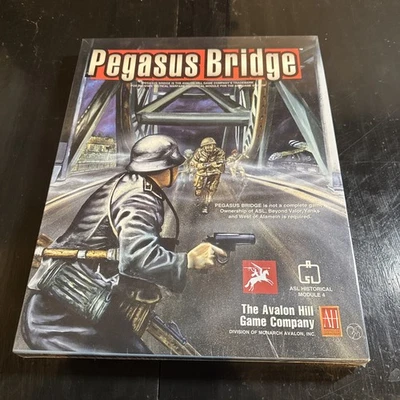 Caja Puente Pegasus Líder de Escuadrón Avanzado Avalon Hill (Envoltura Retráctil) Foto 1 de 2