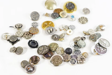 Vintage & Antique Silver Embossed Decorative Sewing Buttons Lot Cover