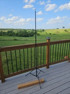 Trípode extensible de fibra de carbono Neewer 77"  Foto 1 de 4