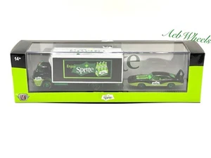 Camión M2 Machines 1:64 SPRITE Chase 1969 Dodge L600 y Challenger Daytona Hemi - Imagen 1 de 9