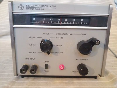 Vintage Boonton Radio model 3200A VHF Oscillator 10-500MHz 6-Band Powers On - Image 1 of 4