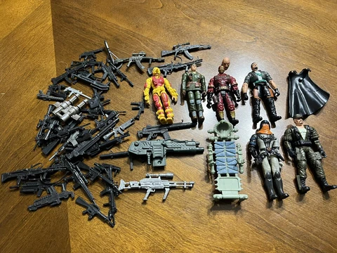 GI JOE 2004 OVERKILL  ~ BAT LEADER B.A.T. ~ PLUS MORE! 6 Men & LOT of Weapons! Cover