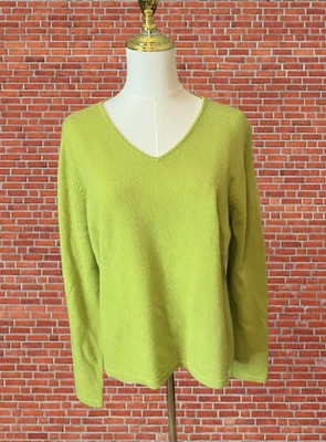 Babette Ballinger 100% Cashmere Sweater Lime Green Size XL V Neck  - Image 1 of 4