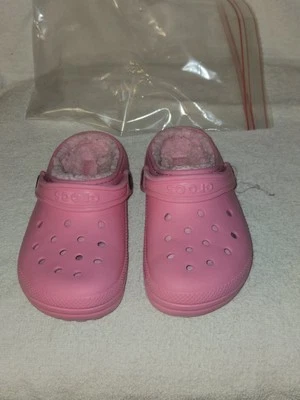 Zuecos Crocs Niños Clásicos Forrados Difusos J 1 Rosa Foto 1 de 4