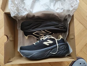 New Balance Fresh Foam More V5 Größe 11 US, 45 EU neu - Bild 1 von 10