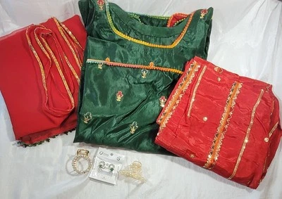 Women's 3pc Seta Silk Dupatta Kurta Set Green & Red - 42" Chest, 32" Long - Image 1 of 4