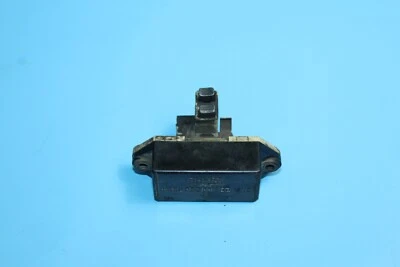 Mercedes-Benz Oldtimer BOSCH Regler für Lichtmaschine 0192052008 - Image 1 of 3