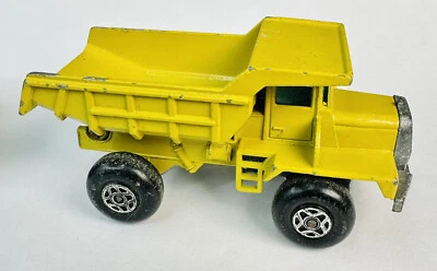 MATCHBOX SUPERFAST 28 MACK DUMP TRUCK OPEN STEPS LIME GREEN RARE TOY - Image 1 of 4