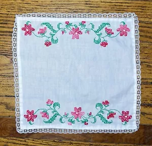 Centro de mesa vintage bordado floral pañuelo de tela hecho a mano casa de campo de abuela - Imagen 1 de 4