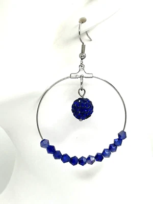 Impresionantes pendientes de aro de acero inoxidable con cuentas de vidrio AZUL profundo con cristal pavé Foto 1 de 4