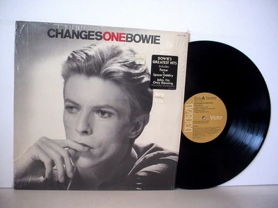 DAVID BOWIE ChangeOneBowie Original LP from 1976 (RCA APL1-1732). Hype Sticker - Image 1 of 4