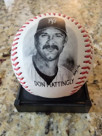 Don Mattingly & New York Yankees Logo Limited Edition Fotoball - Rare (2 balls) Cover
