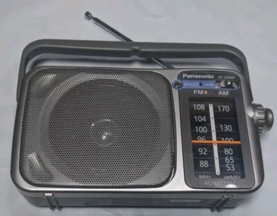 Panasonic RF-2400D WORKING Portable AM/FM Radio Battery Power w/o NO AC CORD  - Image 1 of 4